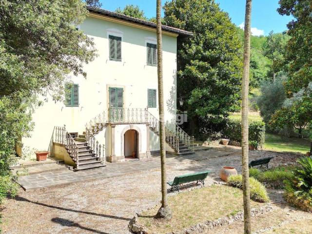 Villa in vendita a Lucca LU