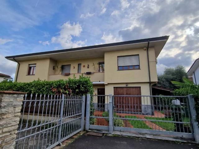 Villa in vendita a Lucca LU