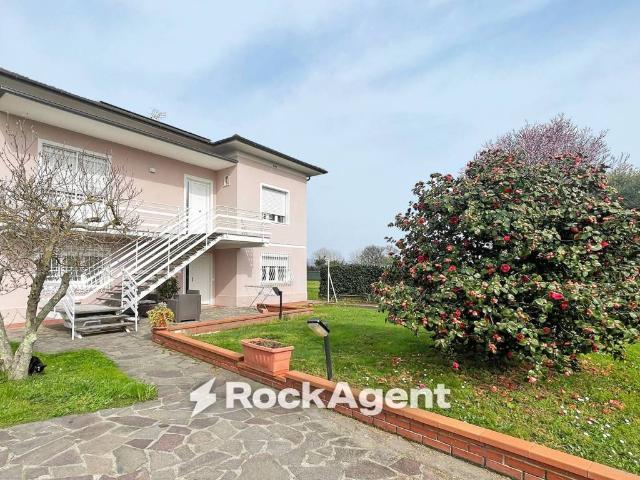 Villa in vendita a Lucca LU