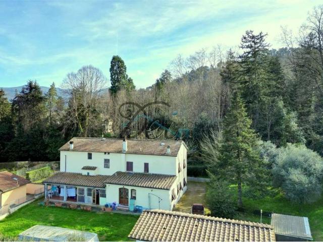 Villa in vendita a Lucca LU