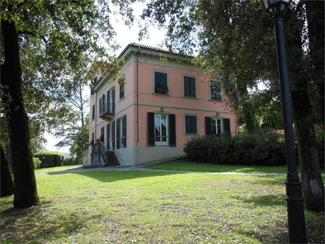 Villa in vendita a Lucca LU