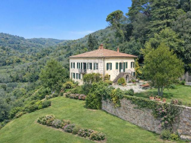 Villa in vendita a Lucca LU
