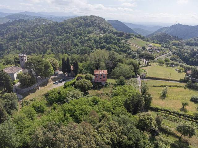 Villa in vendita a Lucca LU