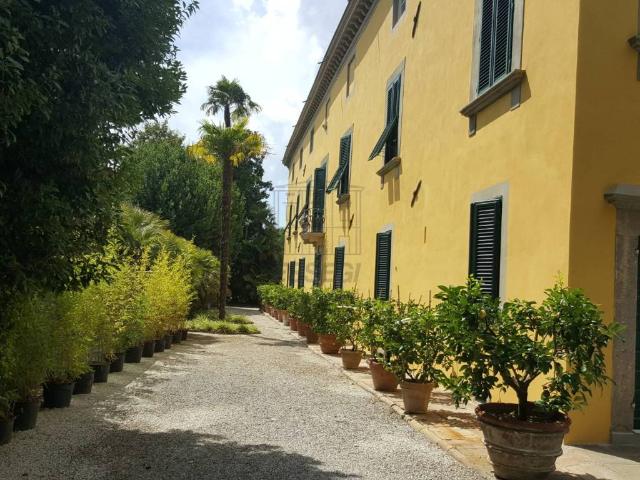 Villa in vendita a Lucca LU