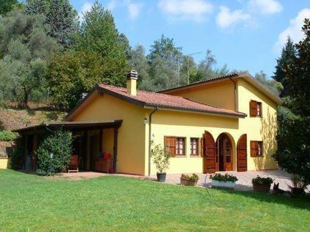 Villa in vendita a Lucca LU