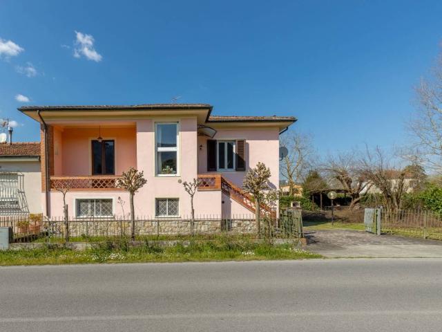 Villa in vendita a Lucca LU