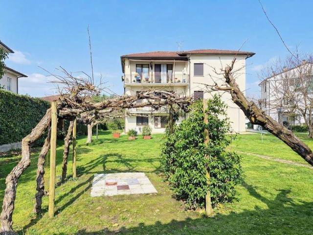 Villa in vendita a Lucca LU