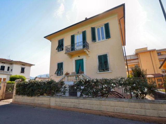 Villa in vendita a Lucca LU
