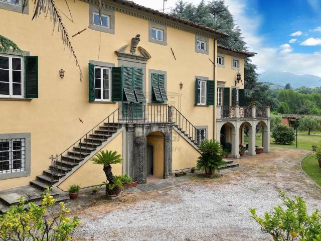 Villa in vendita a Lucca LU