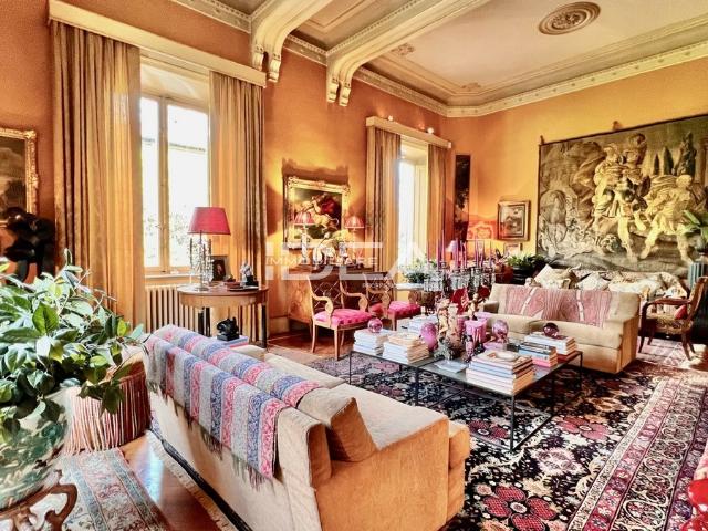 VILLA in VENDITA a LUCCA S. MARCO di 8 vani