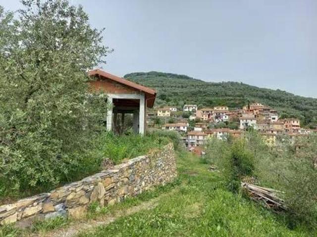 Villa in vendita a Lucinasco IM