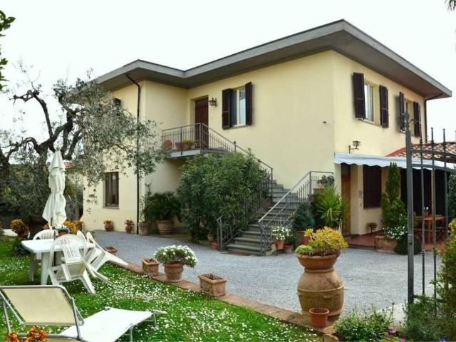 Villa in vendita a Lucignano AR