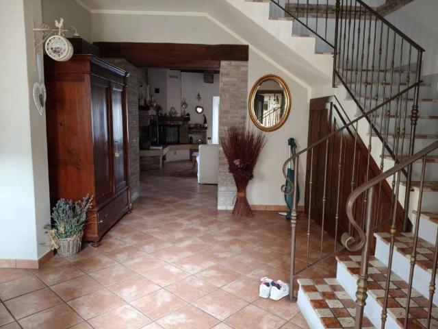 Villa in vendita a Lugagnano Val d'Arda PC