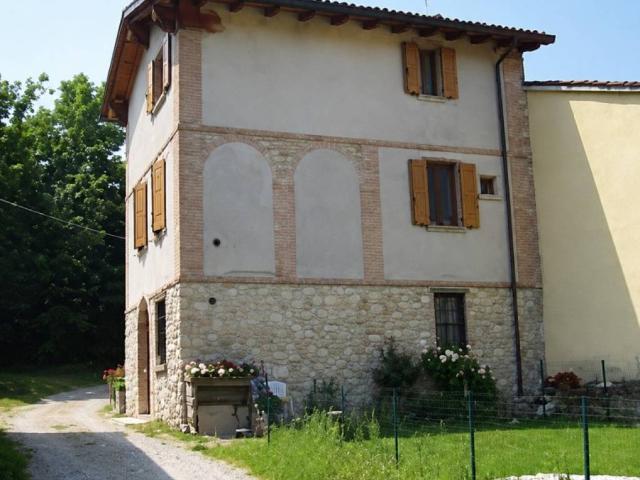 Villa in vendita a Lugagnano Val d'Arda PC
