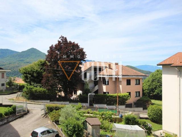 Villa in vendita a Luino VA