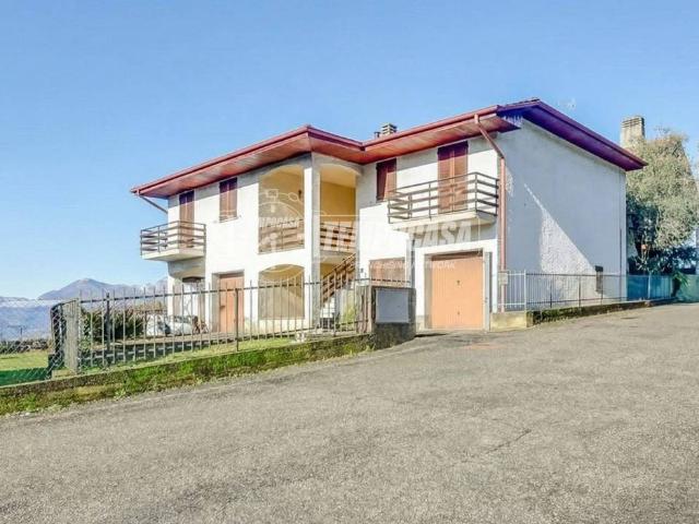 Villa in vendita a Luino VA