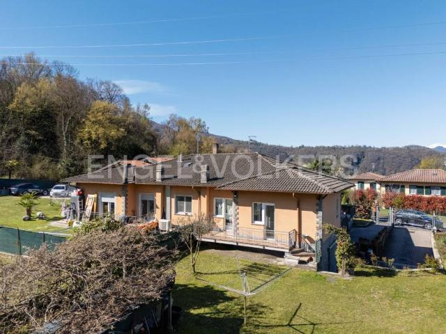 Villa in vendita a Luino VA