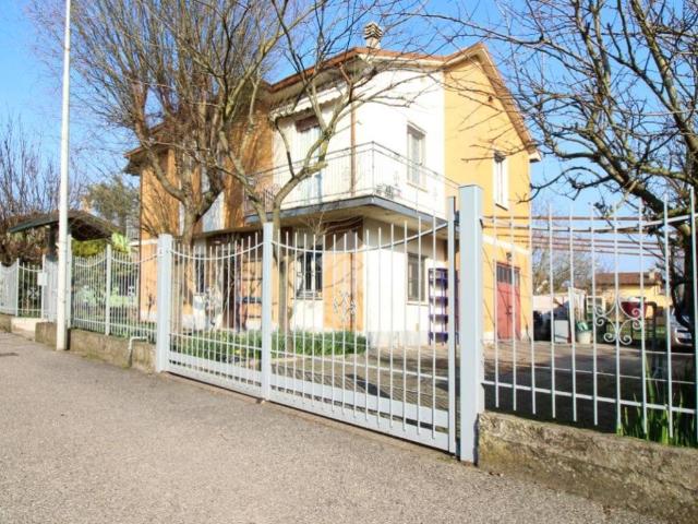 Villa in vendita a Lungavilla PV