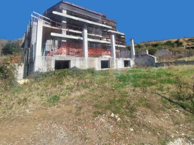 Villa in vendita a Luni