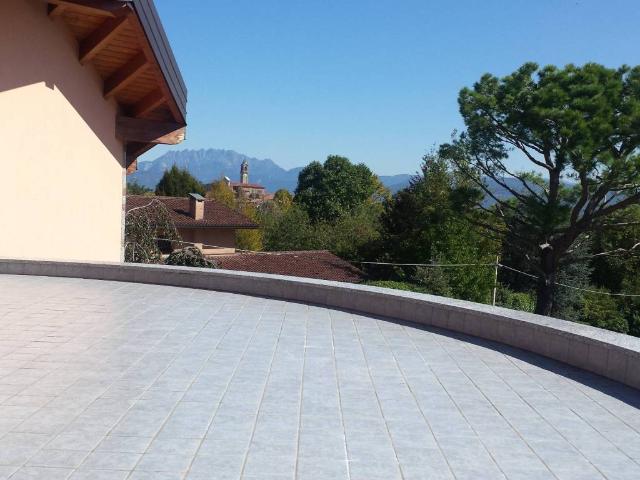 Villa in vendita a Lurago d'Erba CO