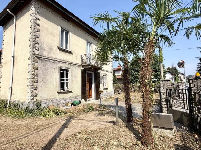 Villa in vendita a Lurate Caccivio CO