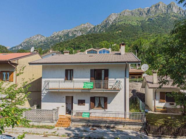Villa in vendita a Lusevera UD