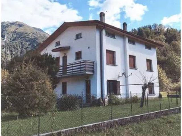 Villa in vendita a Lusevera UD