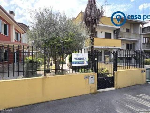 Villa in vendita a Lusia RO
