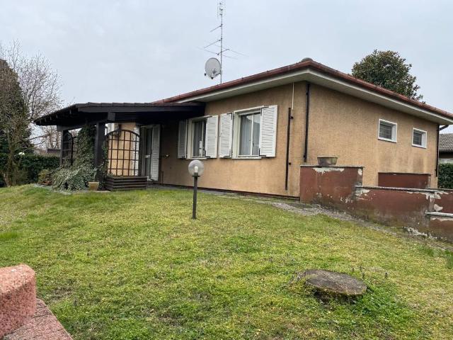 Villa in vendita a Motta Visconti MI