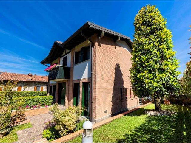 Villa in vendita a Mozzo BG