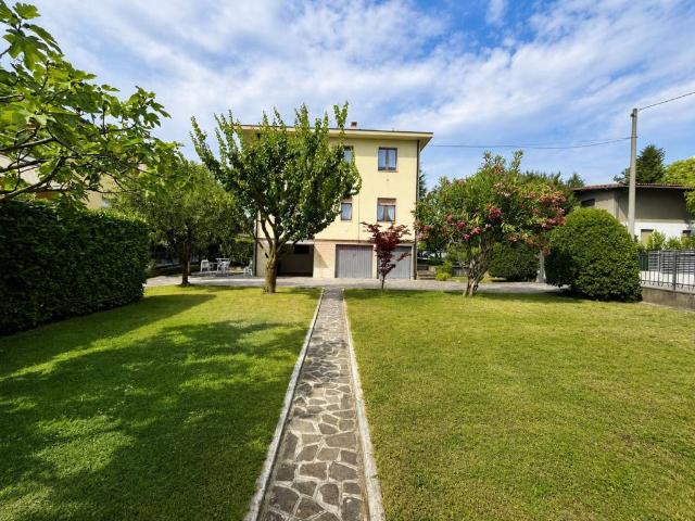 Villa in vendita a Mozzo BG