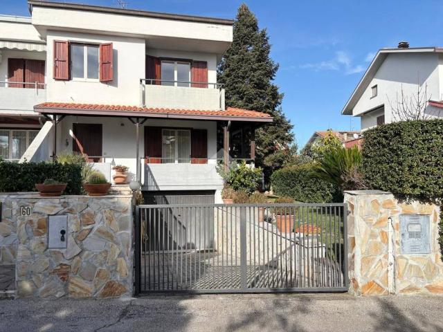 Villa in vendita a Mozzagrogna CH