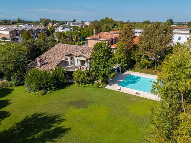 Villa in vendita a Modena MO