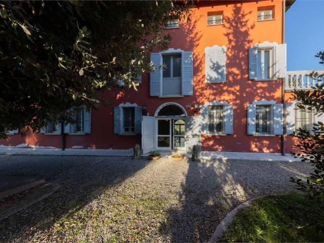 Villa in vendita a Modena MO