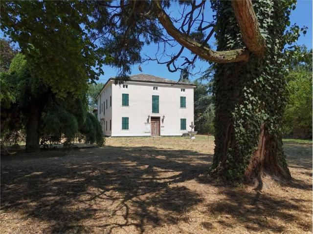 Villa in vendita a Modena MO