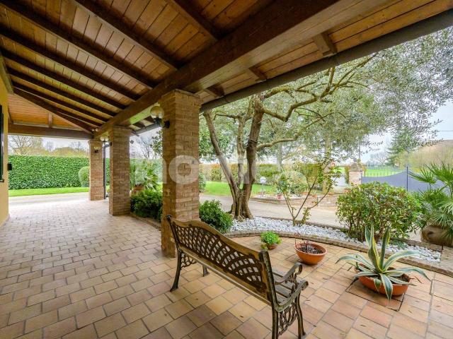 Villa in vendita a Modena