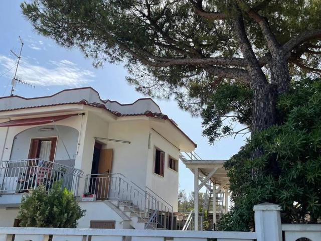 Villa in vendita a Mola di Bari BA