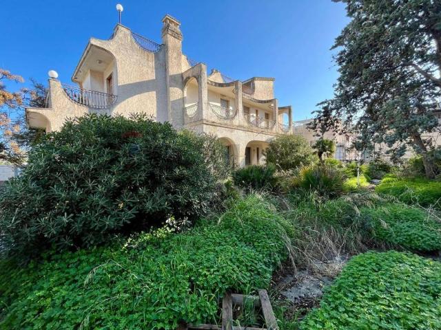 Villa in vendita a Mola di Bari BA