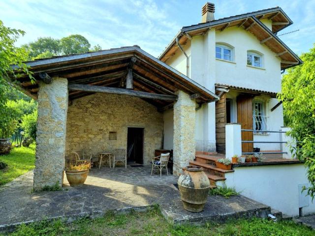 Villa in vendita a Molazzana LU