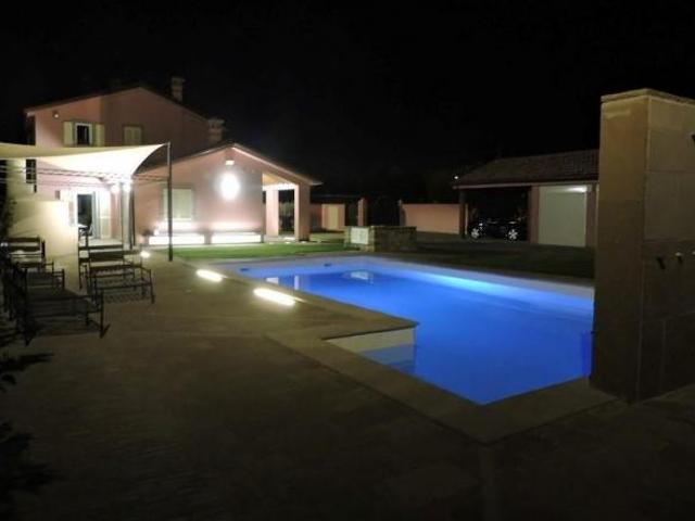 Villa in vendita a Molicciara Castelnuovo Magra 200 mq Rif: 1355764