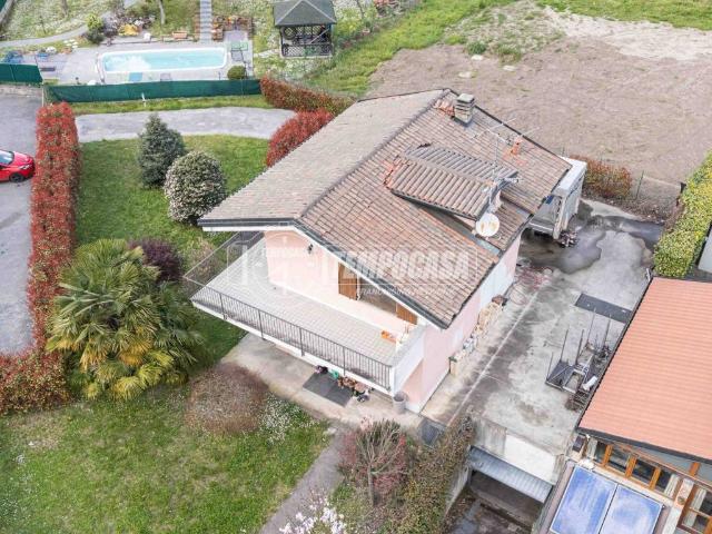 Villa in vendita a Molteno LC