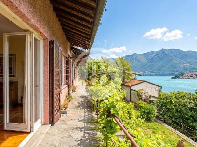 Villa in vendita a Moltrasio CO