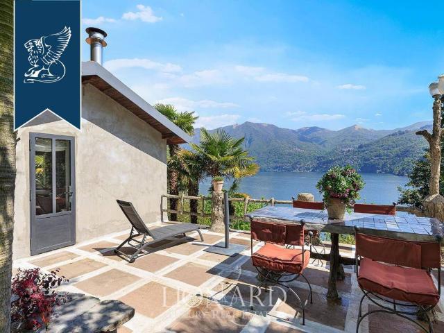 Villa in vendita a Moltrasio CO