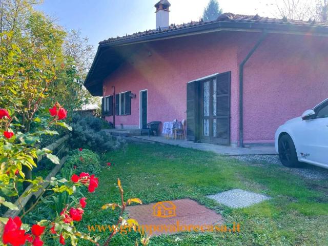 Villa in vendita a Mombaruzzo AT