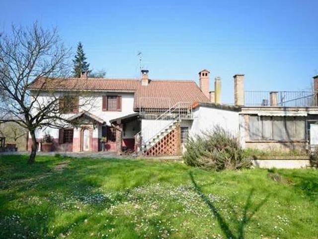 Villa in vendita a Mombaruzzo AT