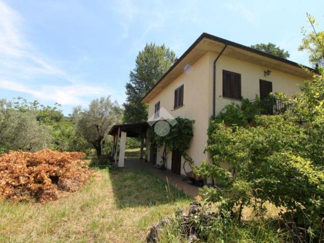 Villa in vendita a Mompeo RI