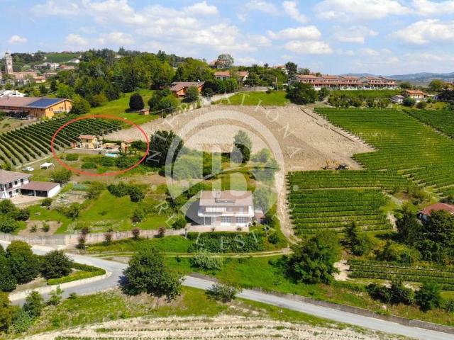 Villa in vendita a Monforte d'Alba CN