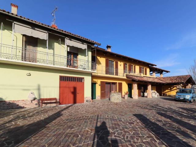 Villa in vendita a Monforte d'Alba CN