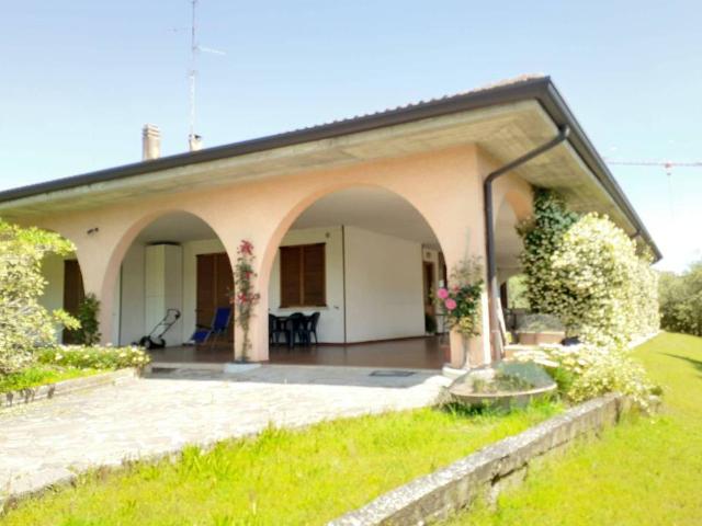Villa in vendita a Moniga del Garda BS