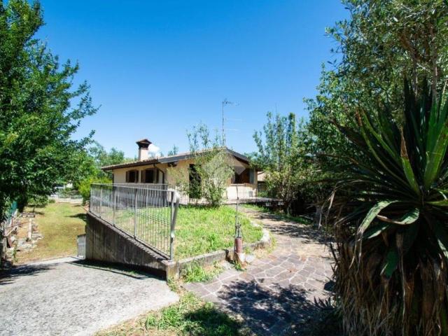 Villa in vendita a Moniga del Garda BS